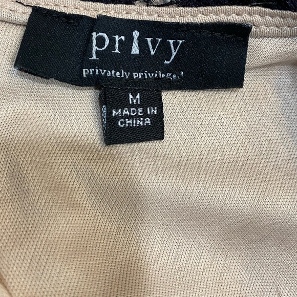 BLACK FLORAL LACE DRESS - Picture 6 of 7